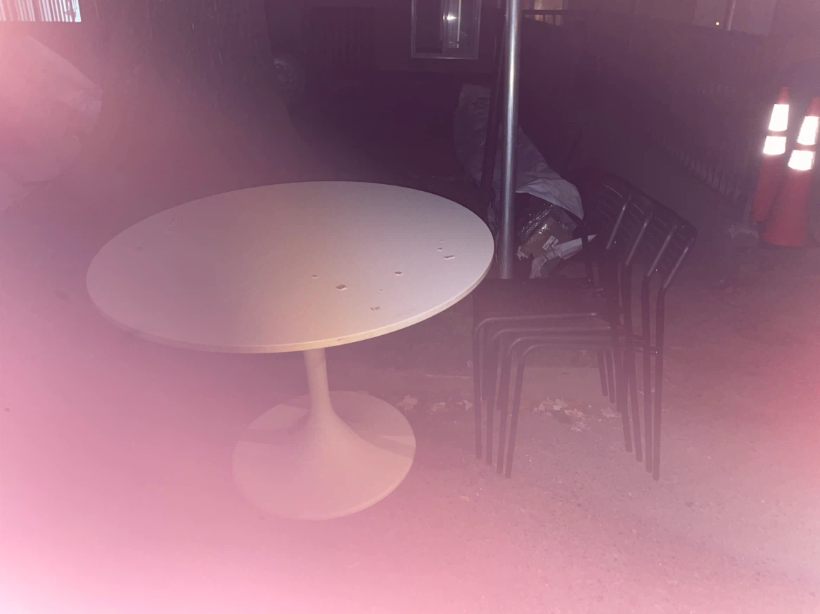 White Round Dining Table and chairs - photo 2