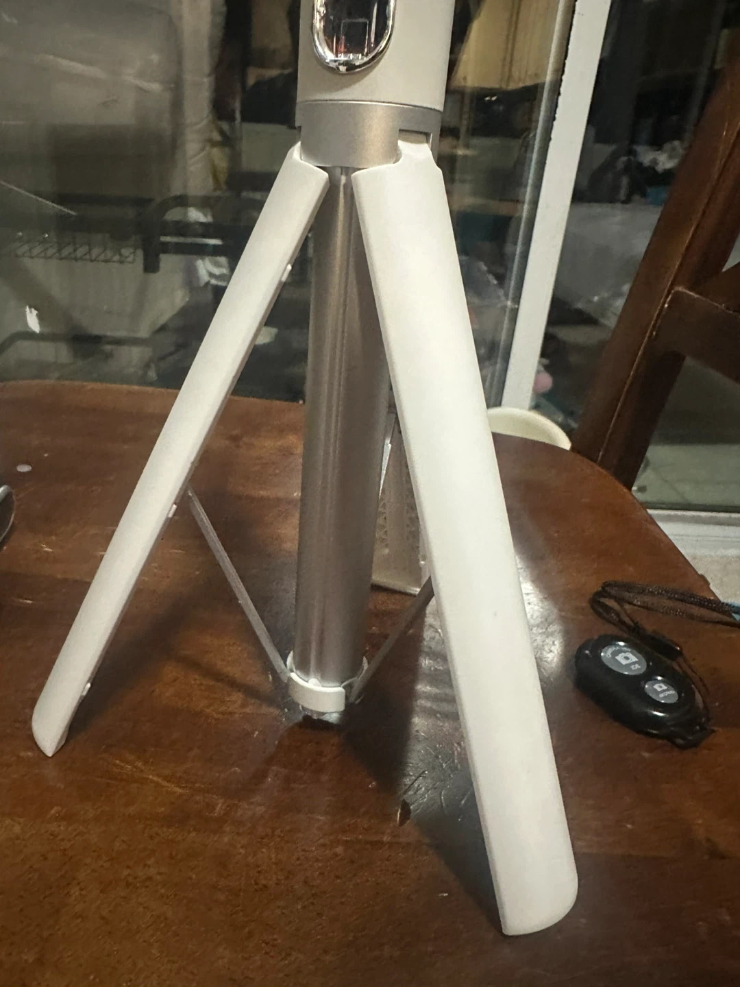 Extendable Selfie Stick with Remote - photo 3