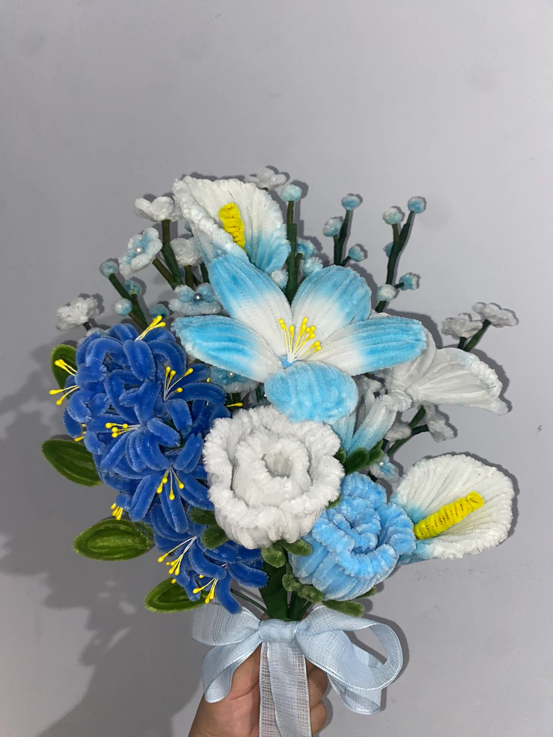 Bouquet of assorted pipe cleaner flowers - photo 2