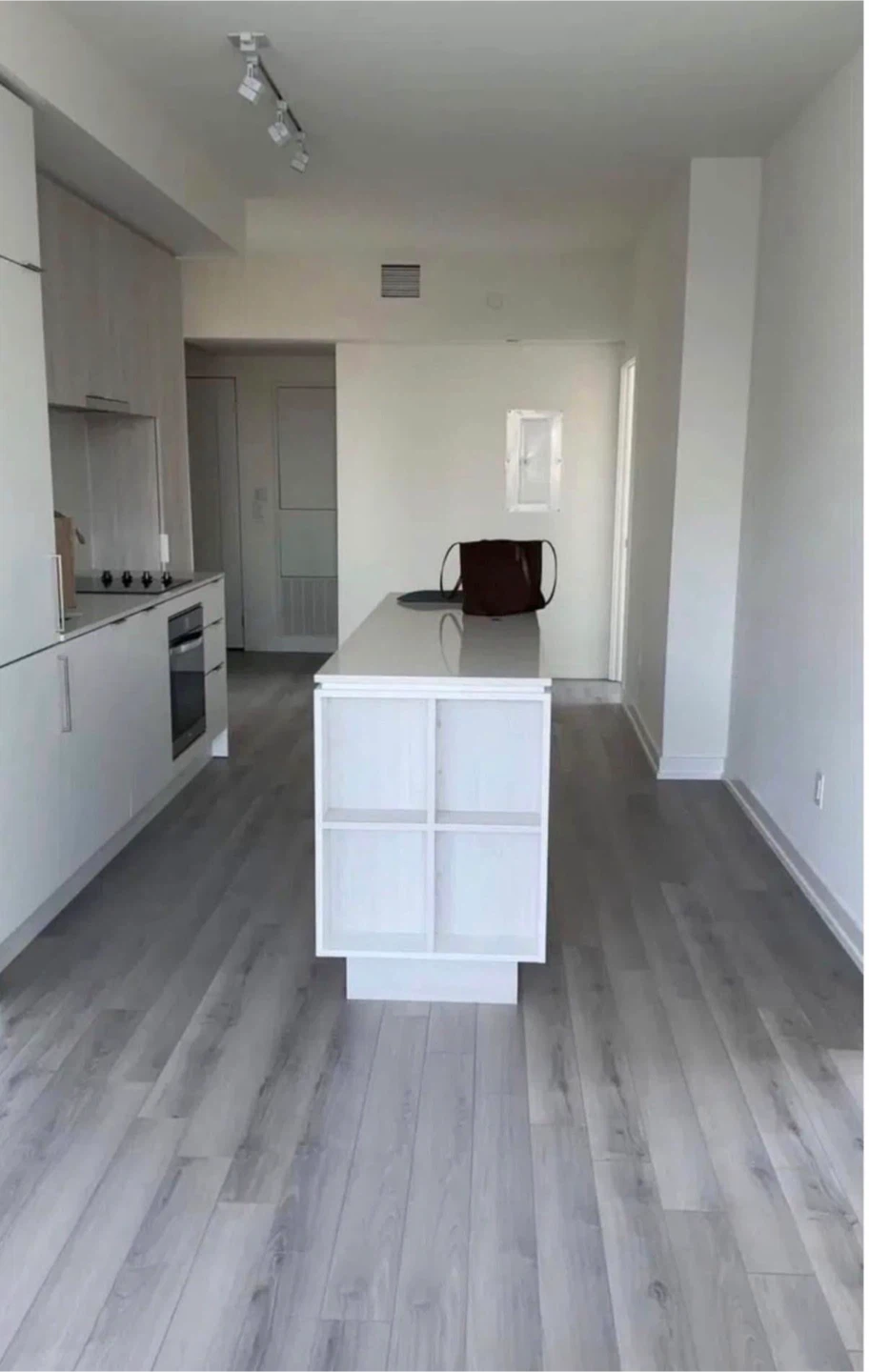 Private room for rent - Aug 1st - photo 3