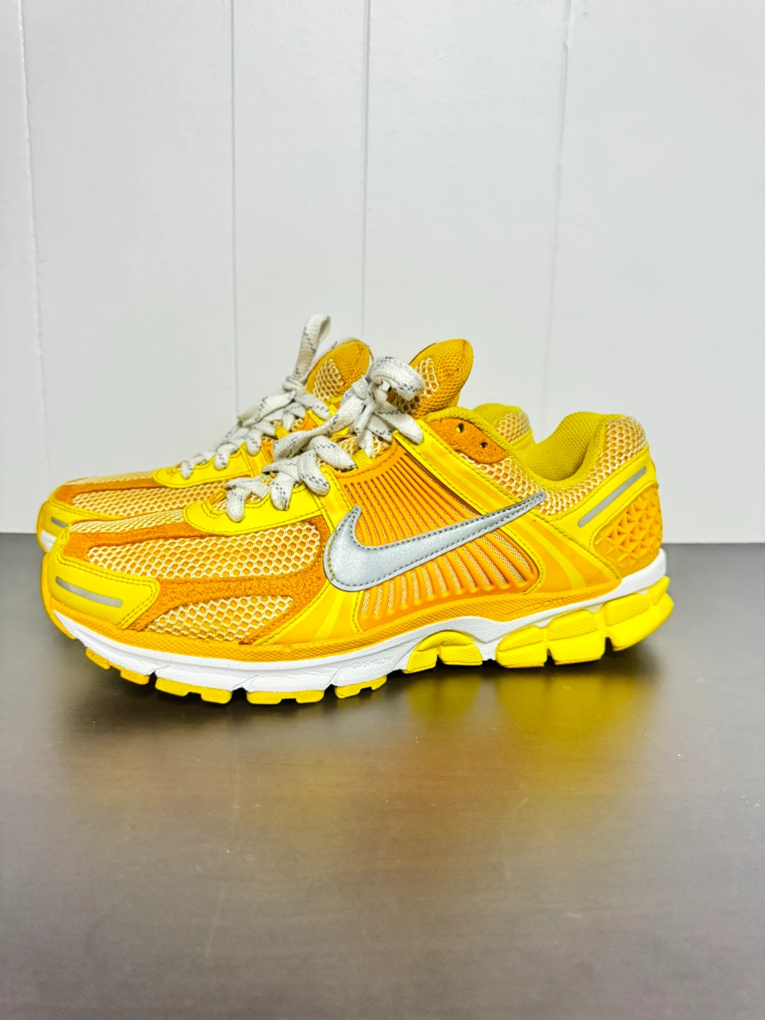Nike Zoom Vomero 5 ‘Yellow Ocre’ (10US) - photo 2
