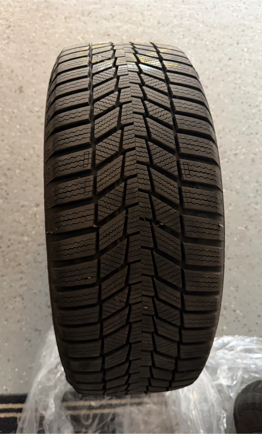 2021 Hyundai Elantra Continental Winter Tires with rims