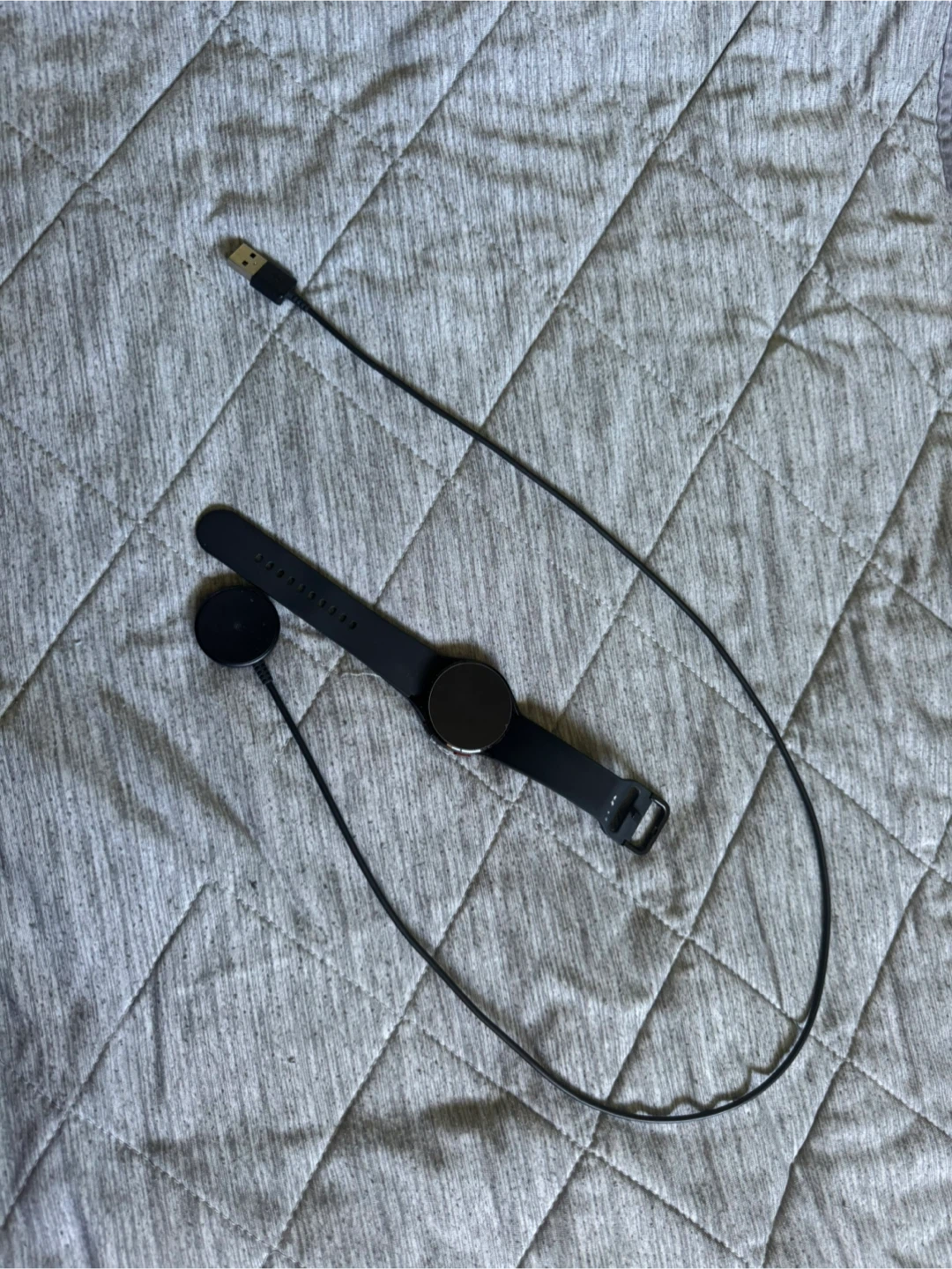Black samsung watch 4 with Charger