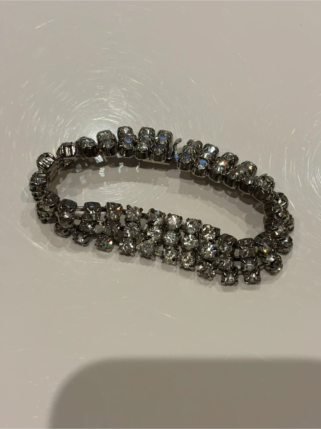 Quality Vintage clear rhinestone on silver tone chain bracelet