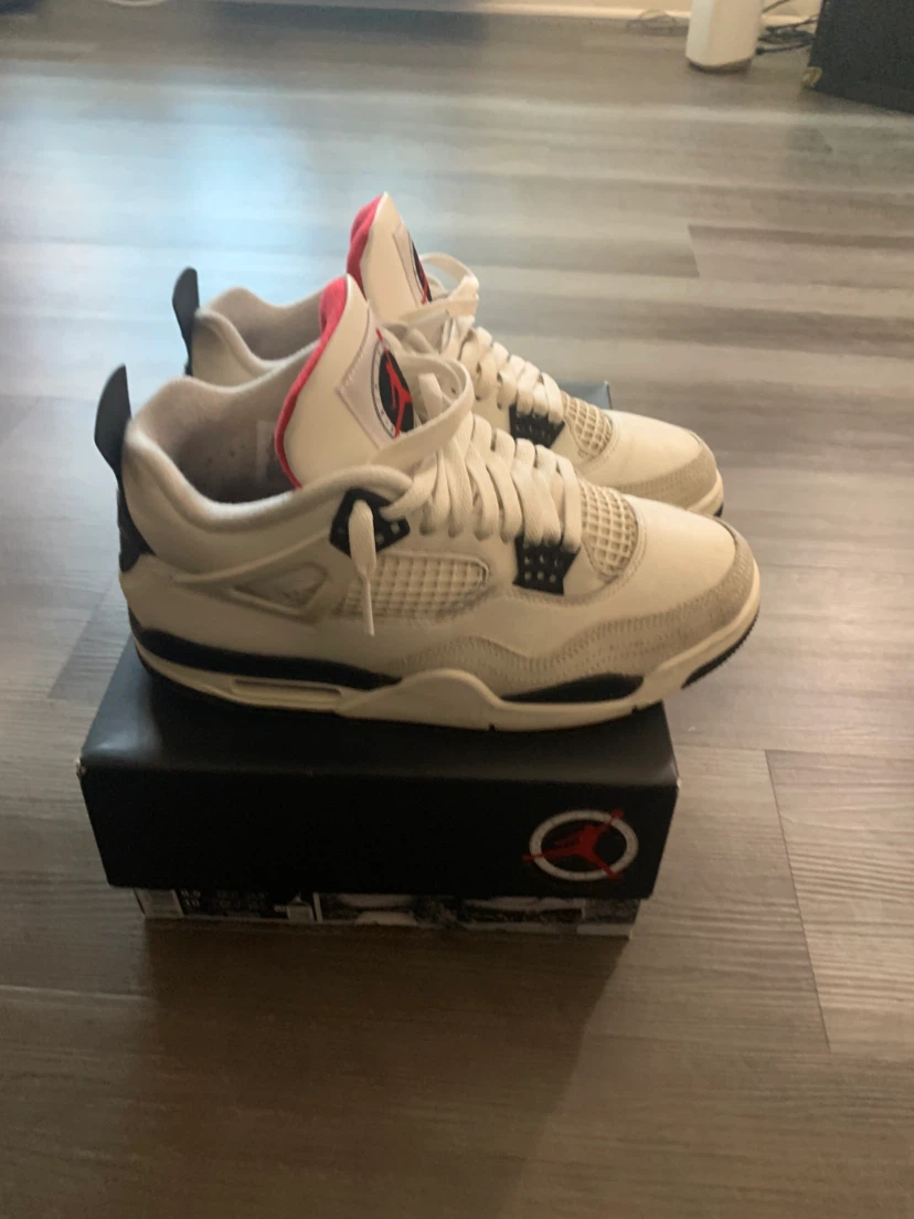 Air Jordan 4s retro - photo 2