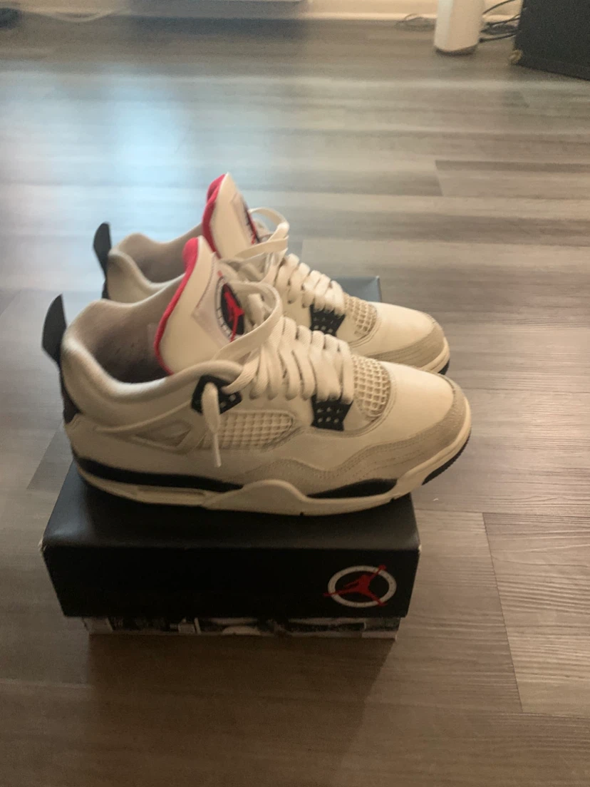 Air Jordan 4s retro - photo 3