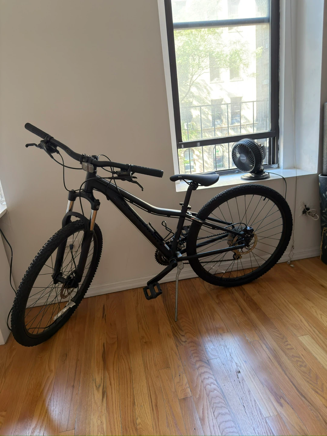 Modern All-Black Mountain Bike (MTB) - Great Condition - photo 2