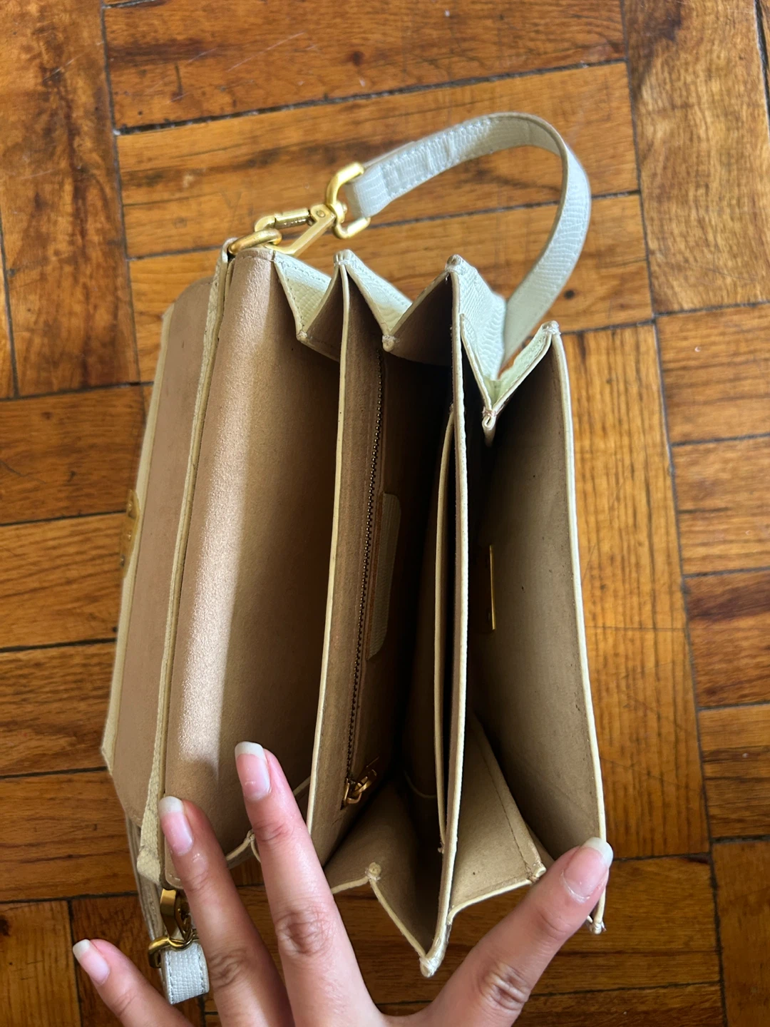 Cream Textured Flap Handbag - photo 2