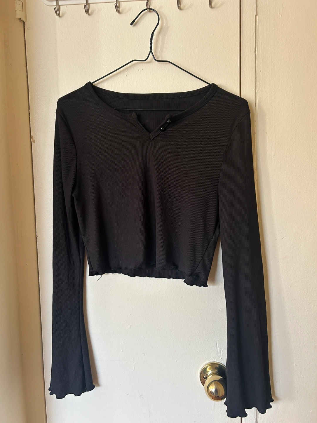 Romwe Black Long Sleeve Ribbed Crop Top