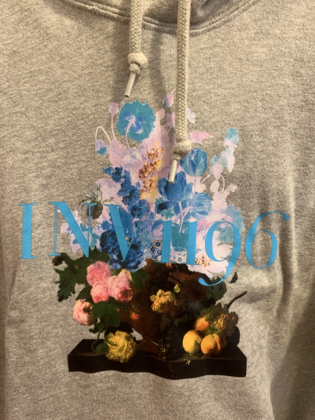 Size S/M Uniqlo UT Hoodie Sweatshirt Kangaroo Pocket - photo 5