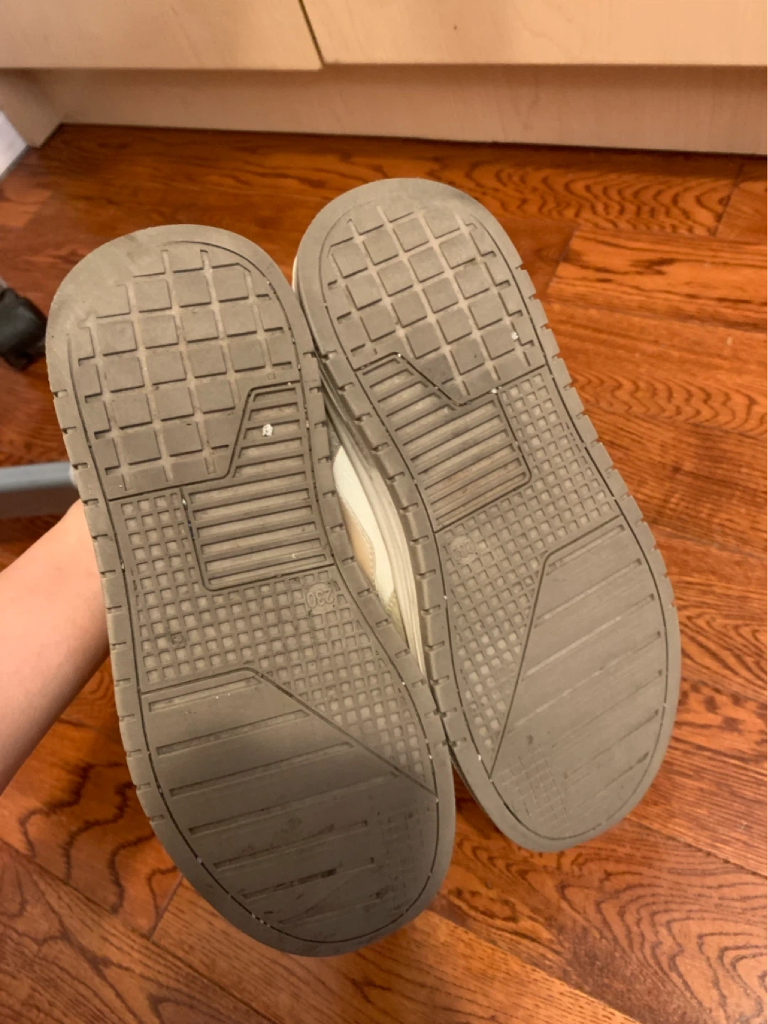 Size 36 Ultra Comfortable Cream Low Top Board Shoes Sneakers - photo 4