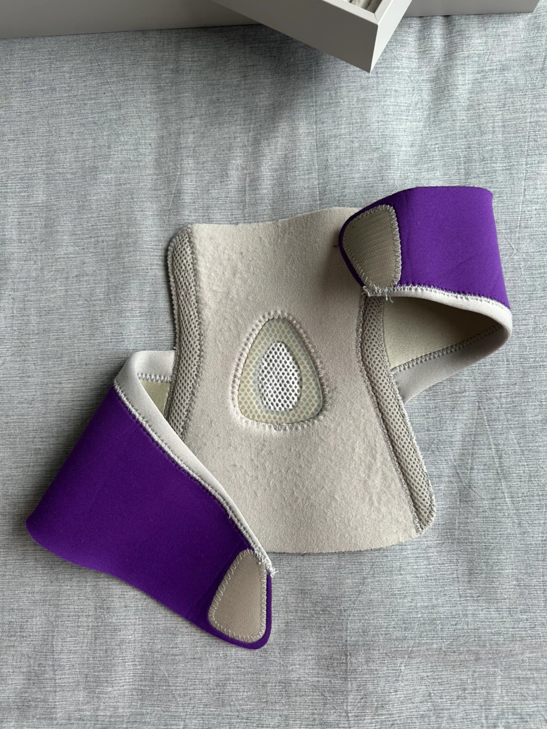 Purple One Size Fits All Support Brace