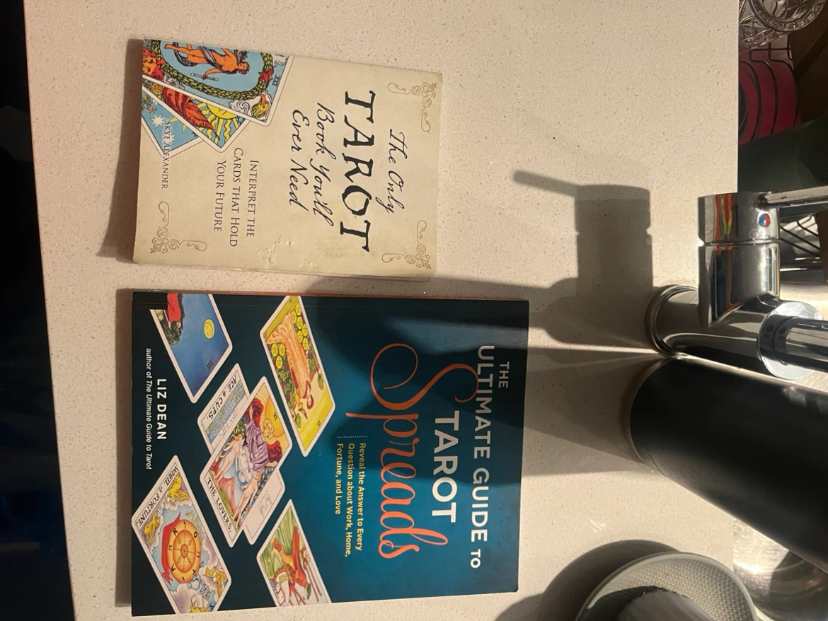 Tarot Cards/ tarot books/ alter cloth - photo 3