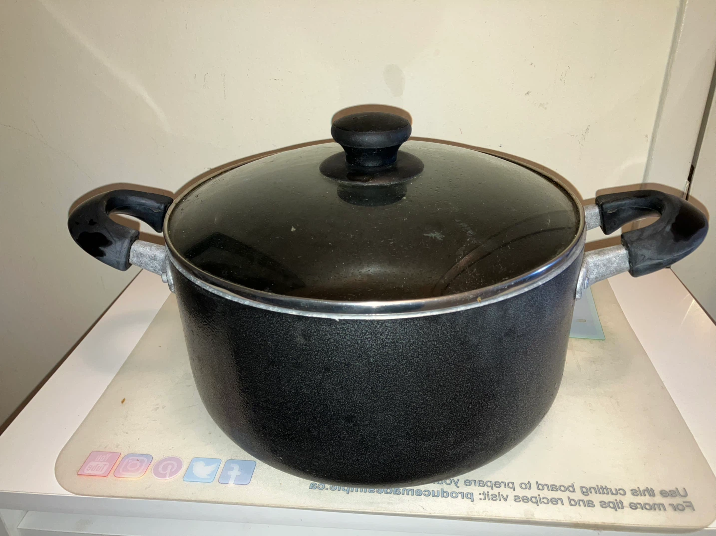 Black Stock Pot with Lid-25 cm diameter - photo 2