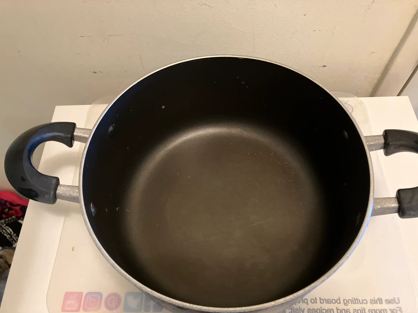 Black Stock Pot with Lid-25 cm diameter - photo 3