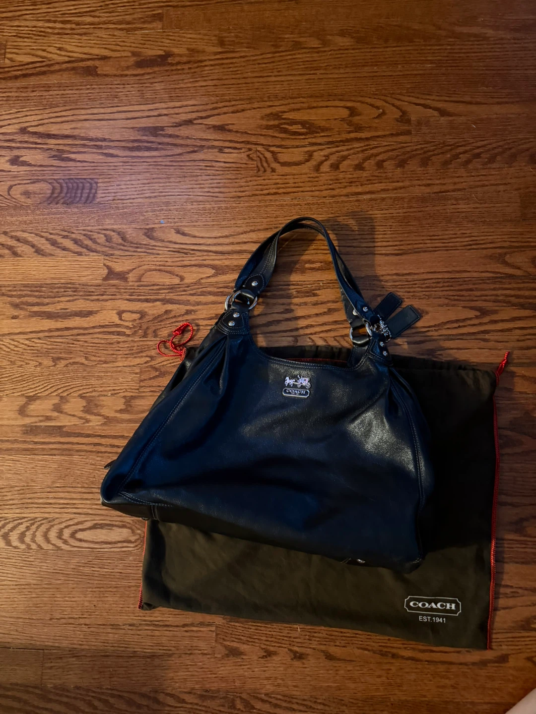 coach black leather shoulder bag with dust bag