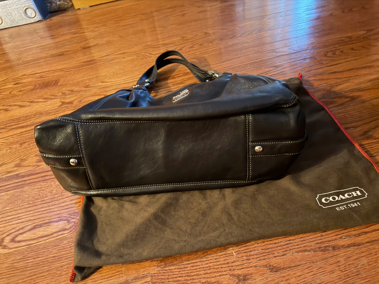 coach black leather shoulder bag with dust bag - photo 2