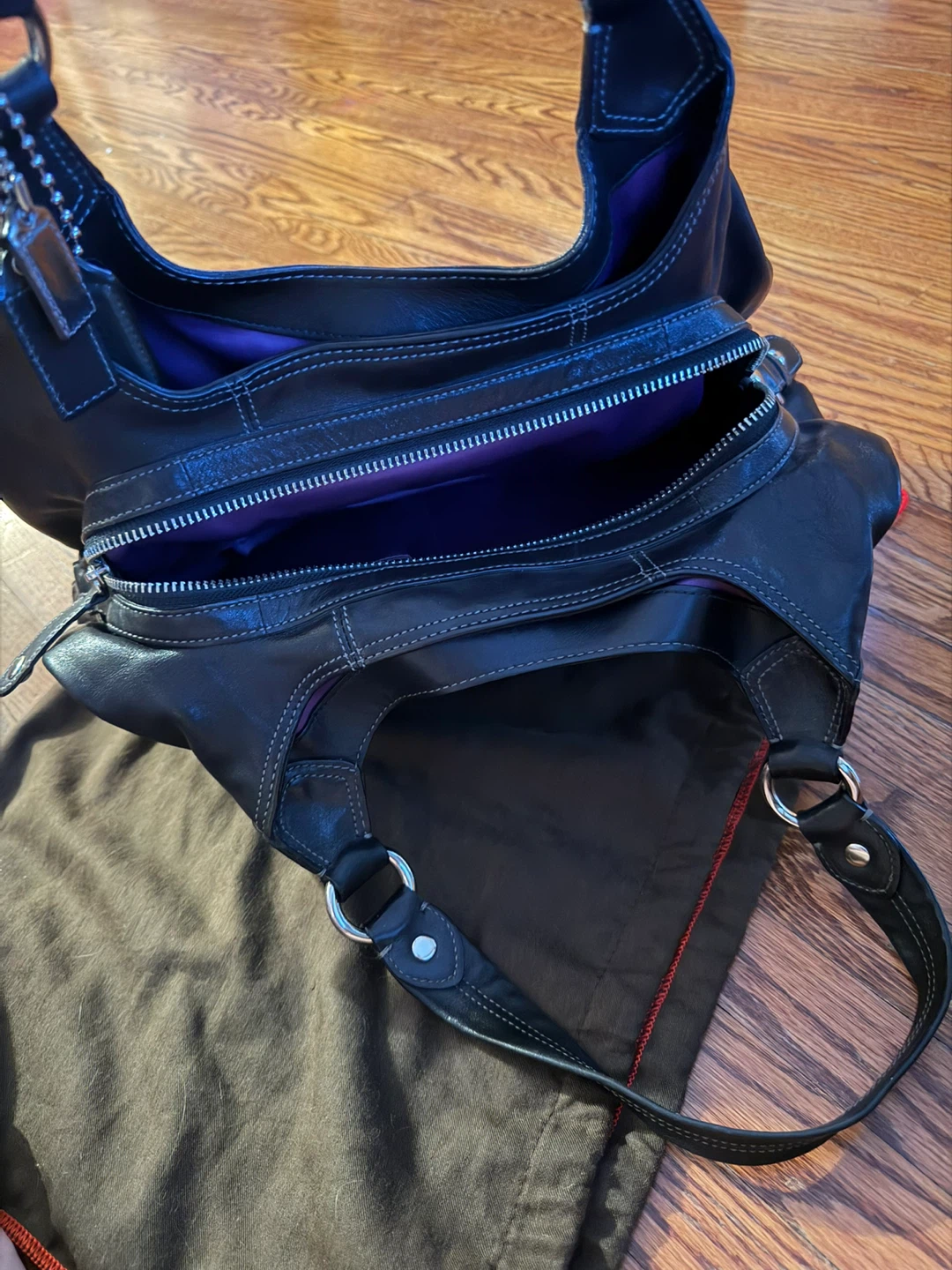 coach black leather shoulder bag with dust bag - photo 3
