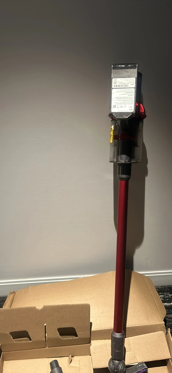 Dyson Cyclone V10 Motorhead Vacuum - photo 4