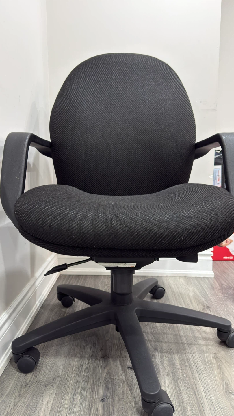 Black Office Chair - photo 2