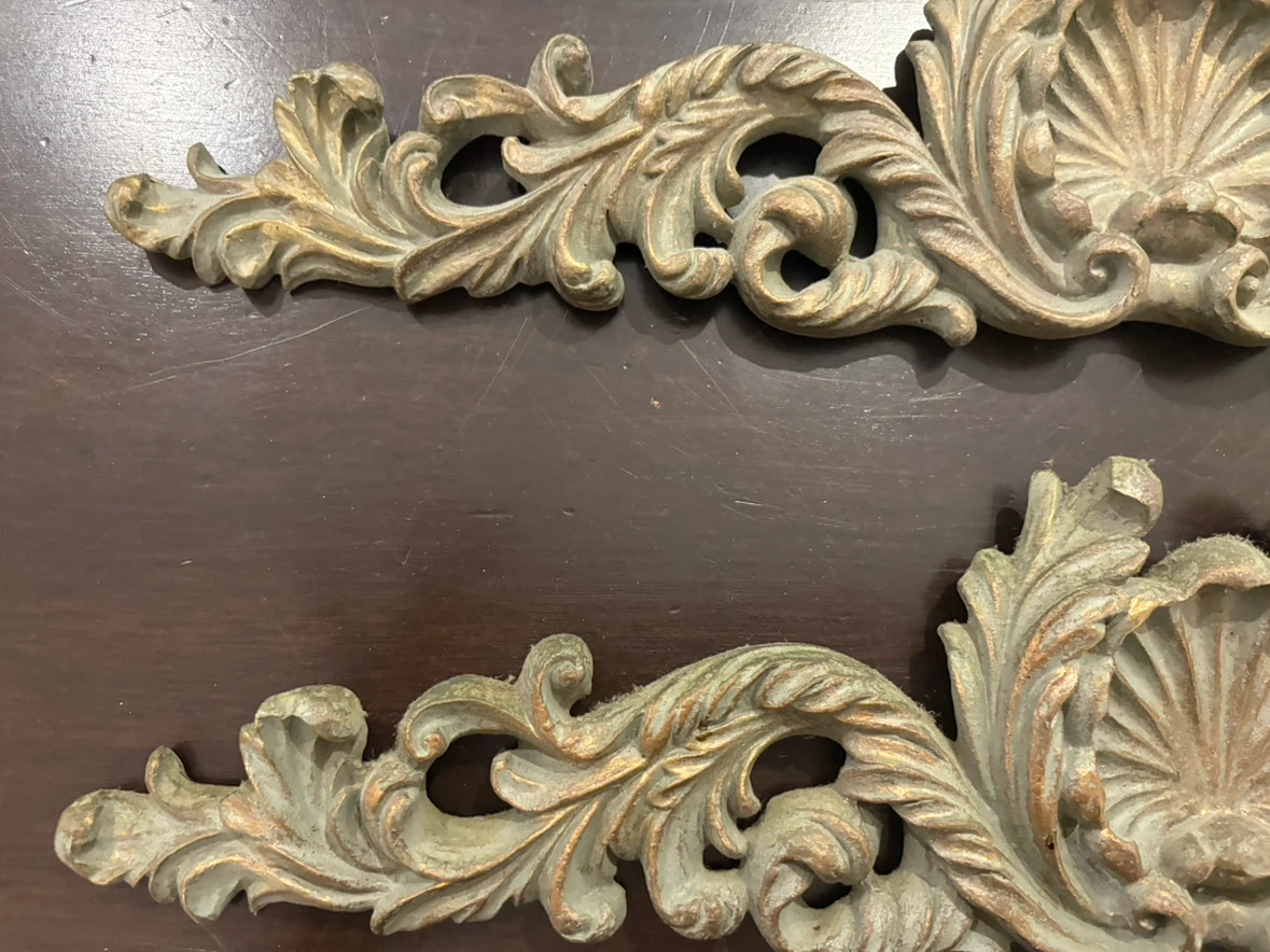 Vintage 80’s RARE Style Shell and Scroll Wall relief- Set of 2 - photo 2