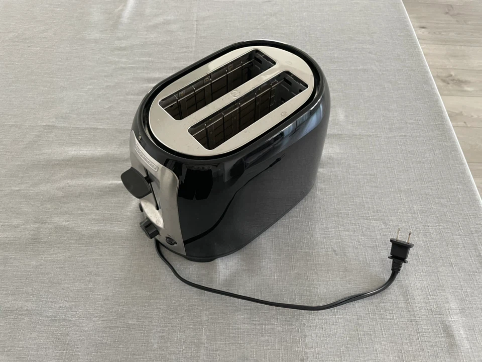 BLACK+DECKER 2-Slice Toaster