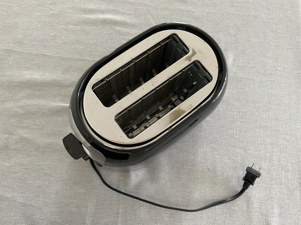 BLACK+DECKER 2-Slice Toaster - photo 2