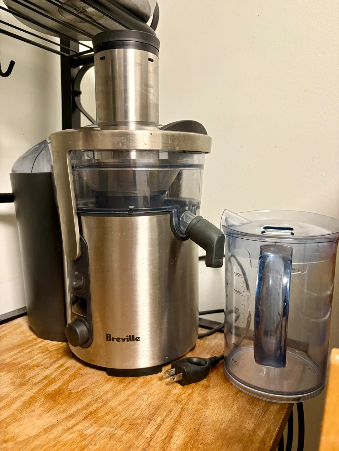 Breville Juice Fountain Juicer –  Barely Used