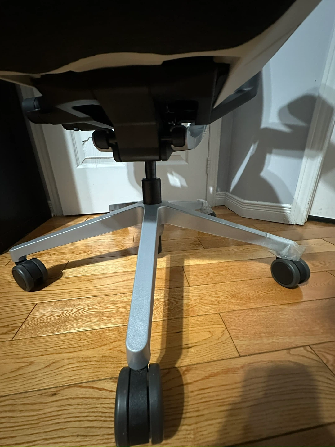 Steelcase Gesture Ergonomic Chair and BRAND NEW Sealed Seat - photo 3