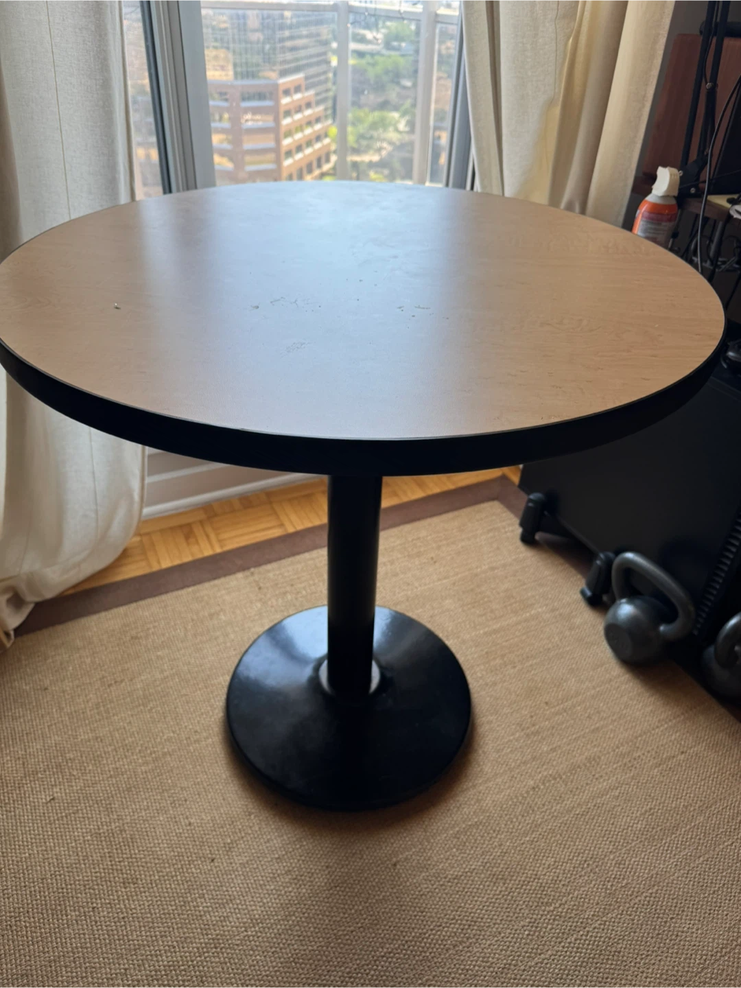 Round Table