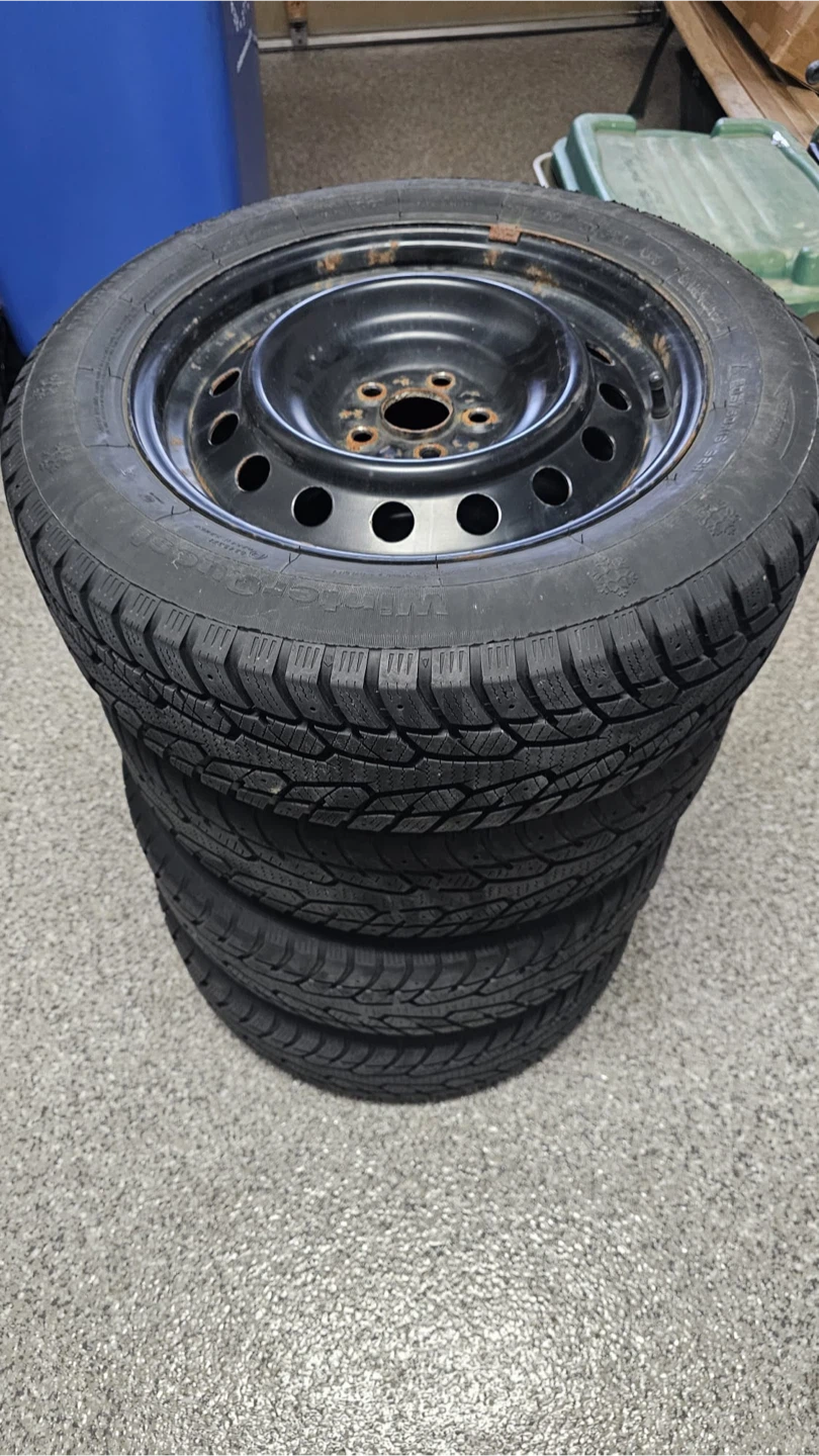 Set of 4 Winter Tires with Rims - photo 3