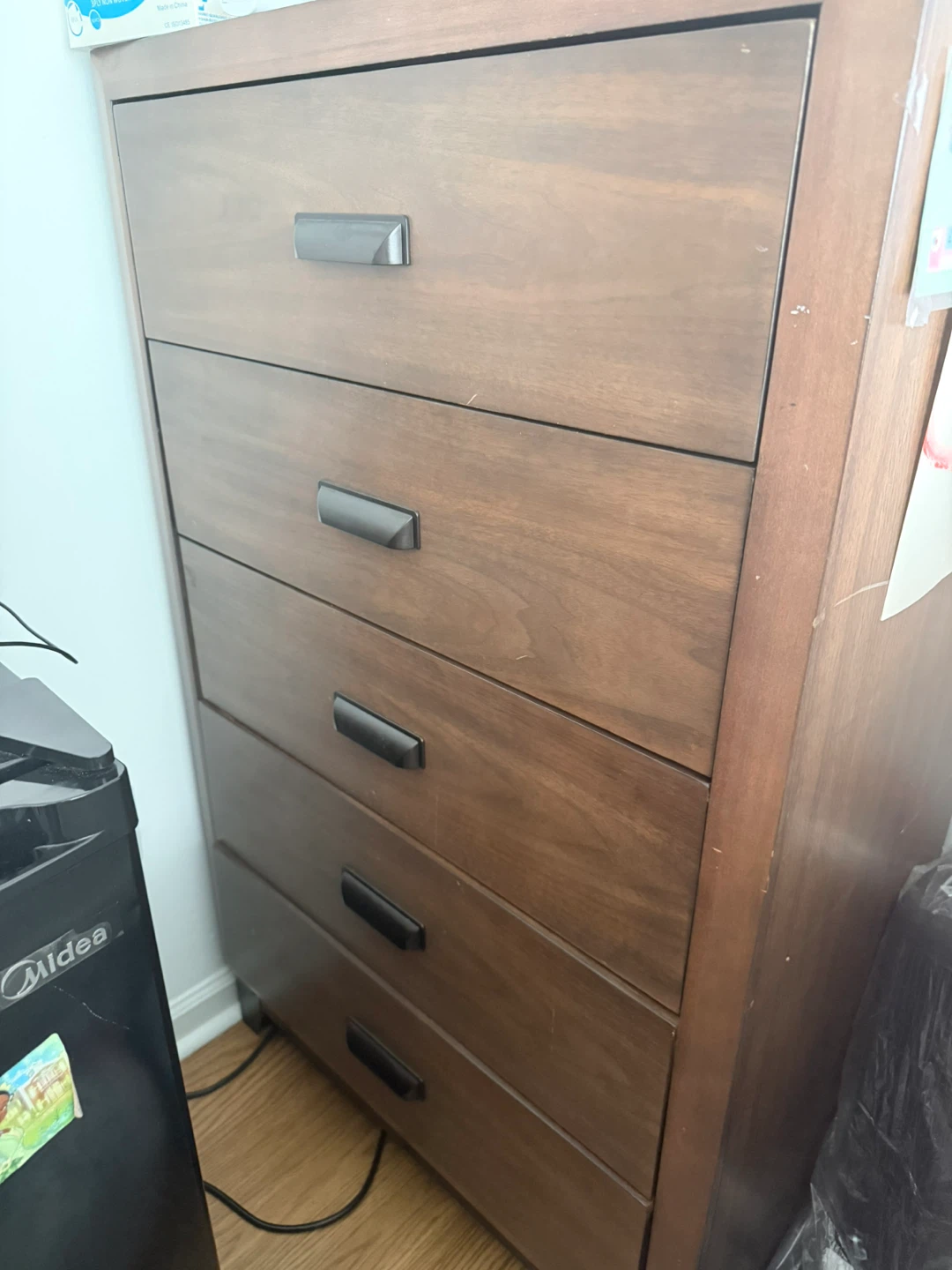 Selling 5 drawer dresser