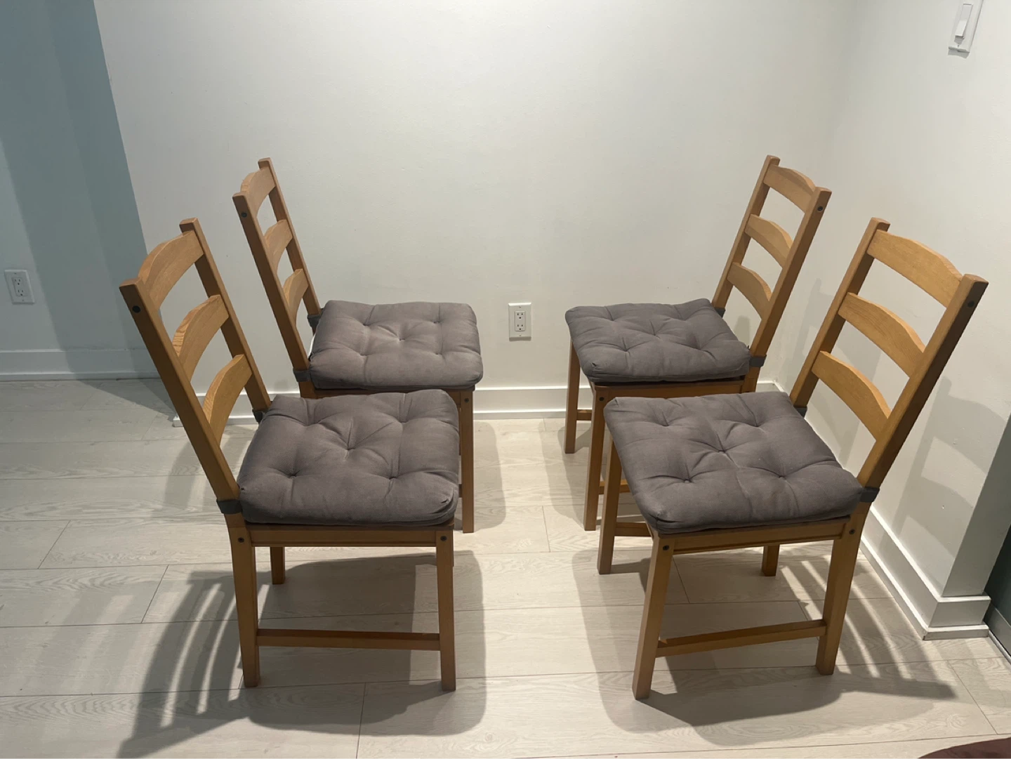 Solid Wood 4-Chair Dining Set (+ Cushions) – Great Condition! - photo 3
