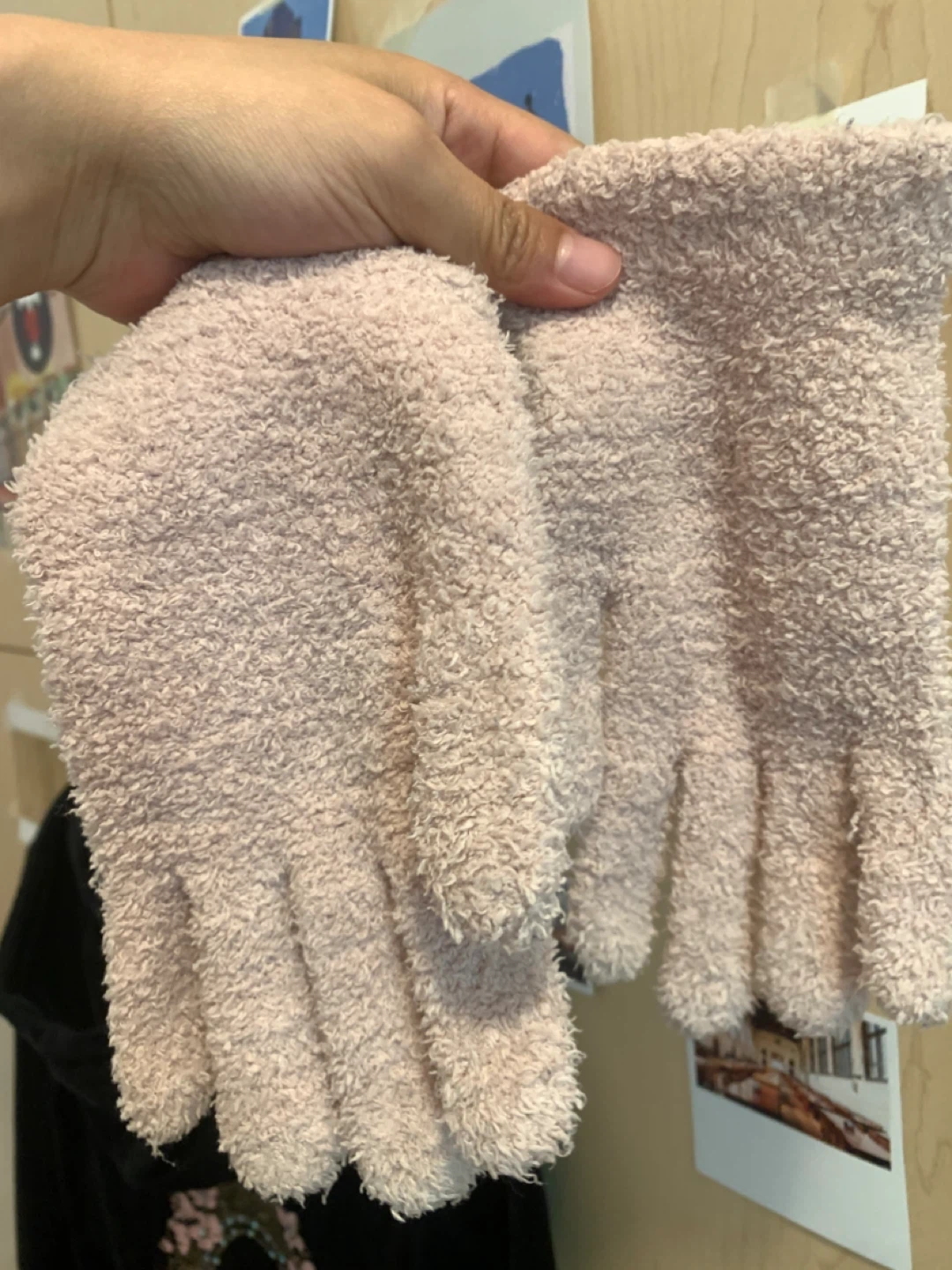 Women's gloves light pink - photo 2