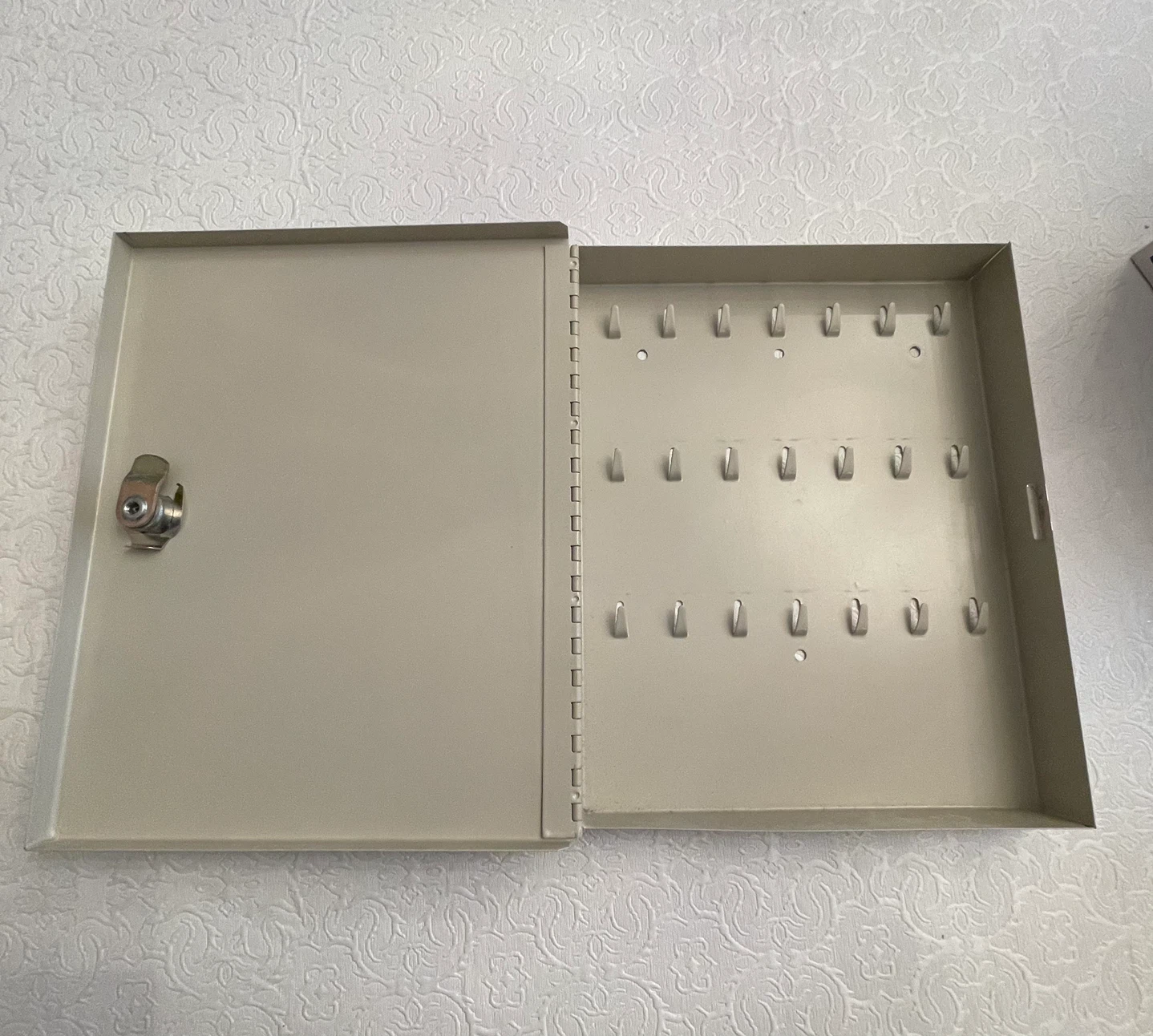 Key Cabinet Box with Lock and Key