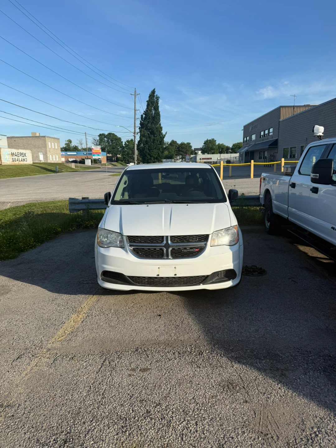 White Dodge Grand Caravan Minivan 2014 with safety check