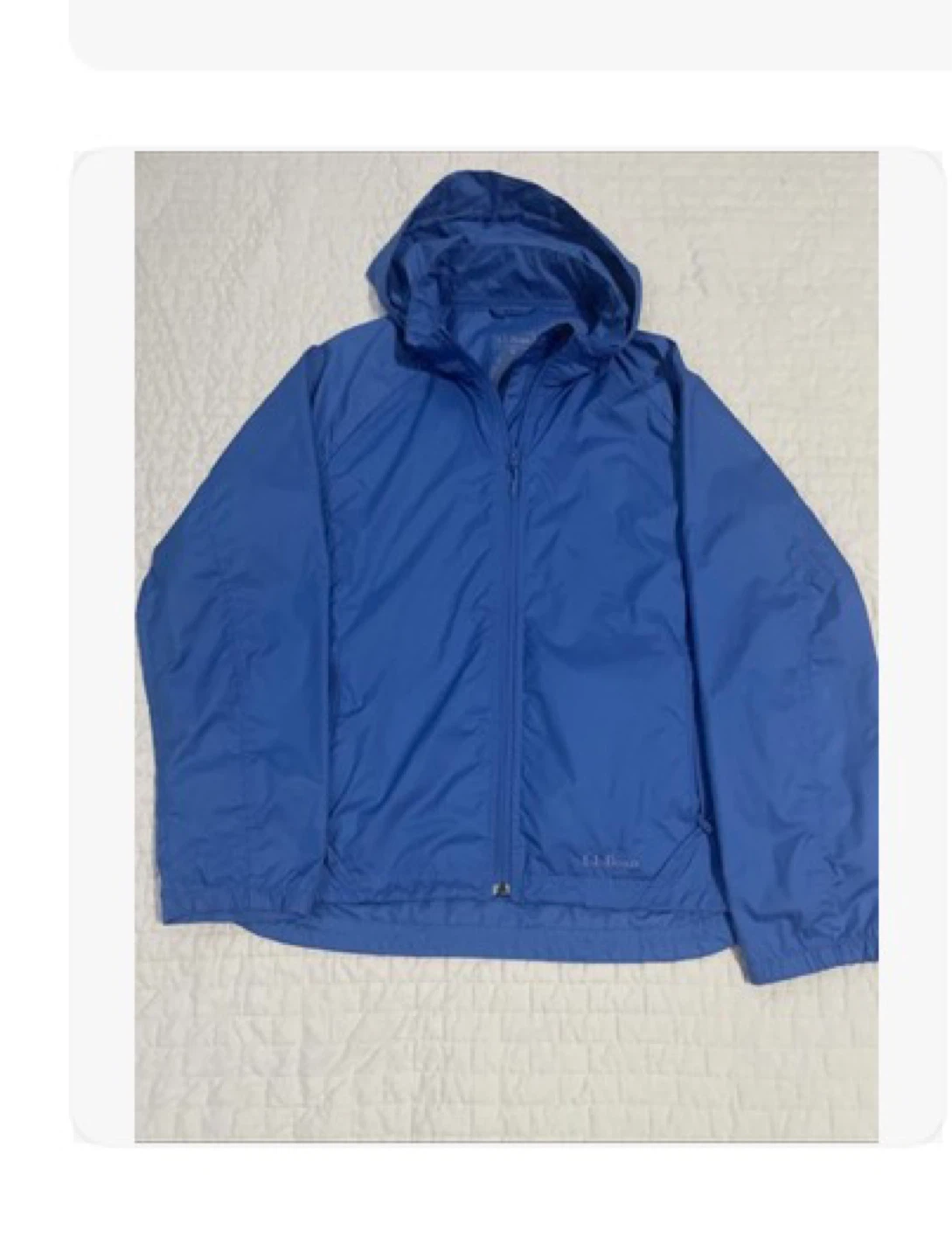 LL Bean Women’s Med Blue jacket for rain, wind and travel!