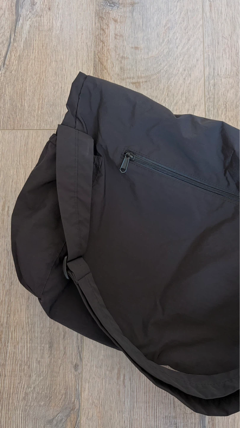 Uniqlo Soft Puffy Shoulder Bag (BLACK) - photo 4