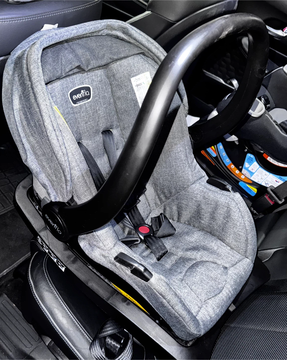 selling infant car seat - photo 2