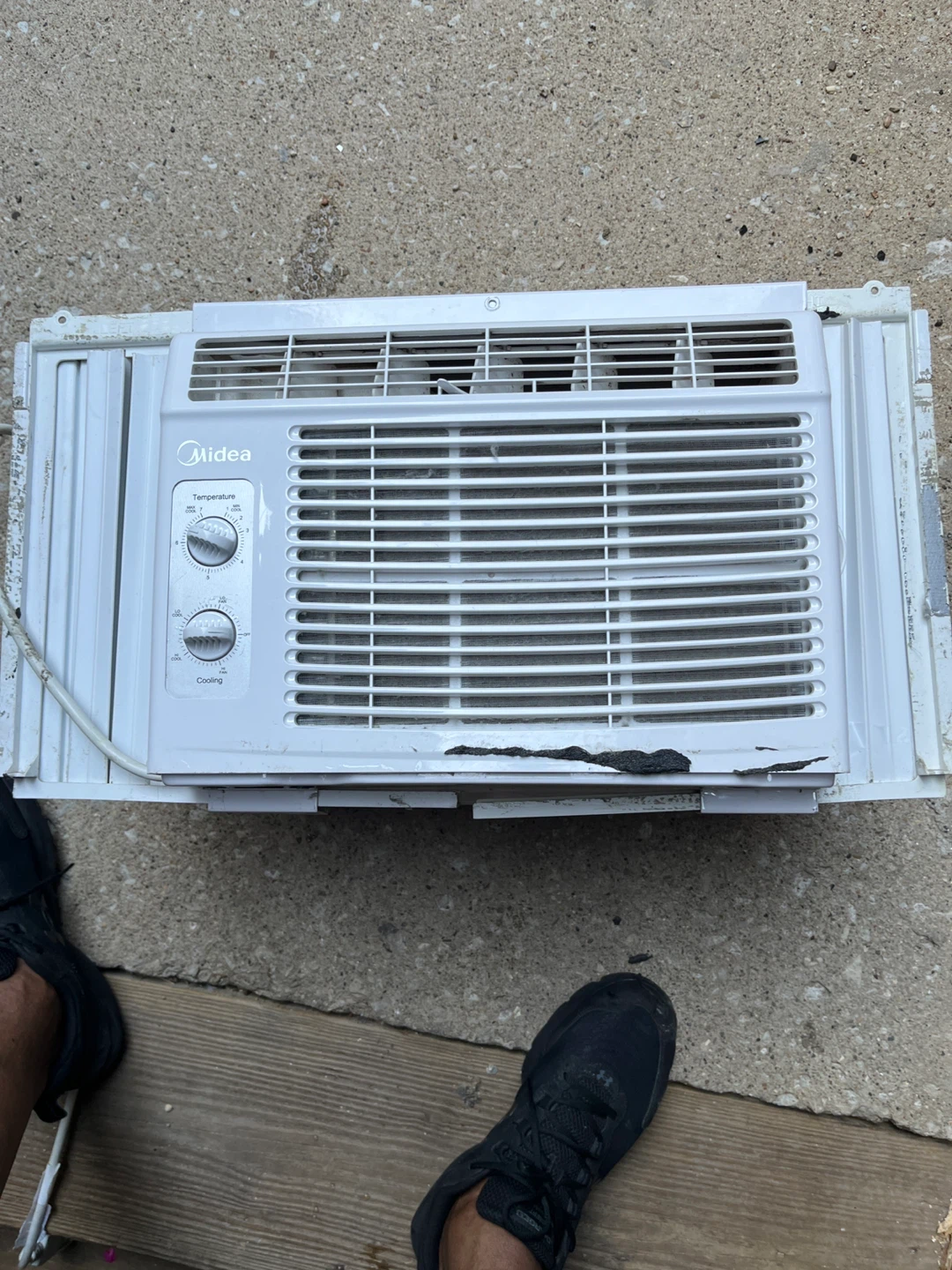 Midea Window Air Conditioner - photo 4