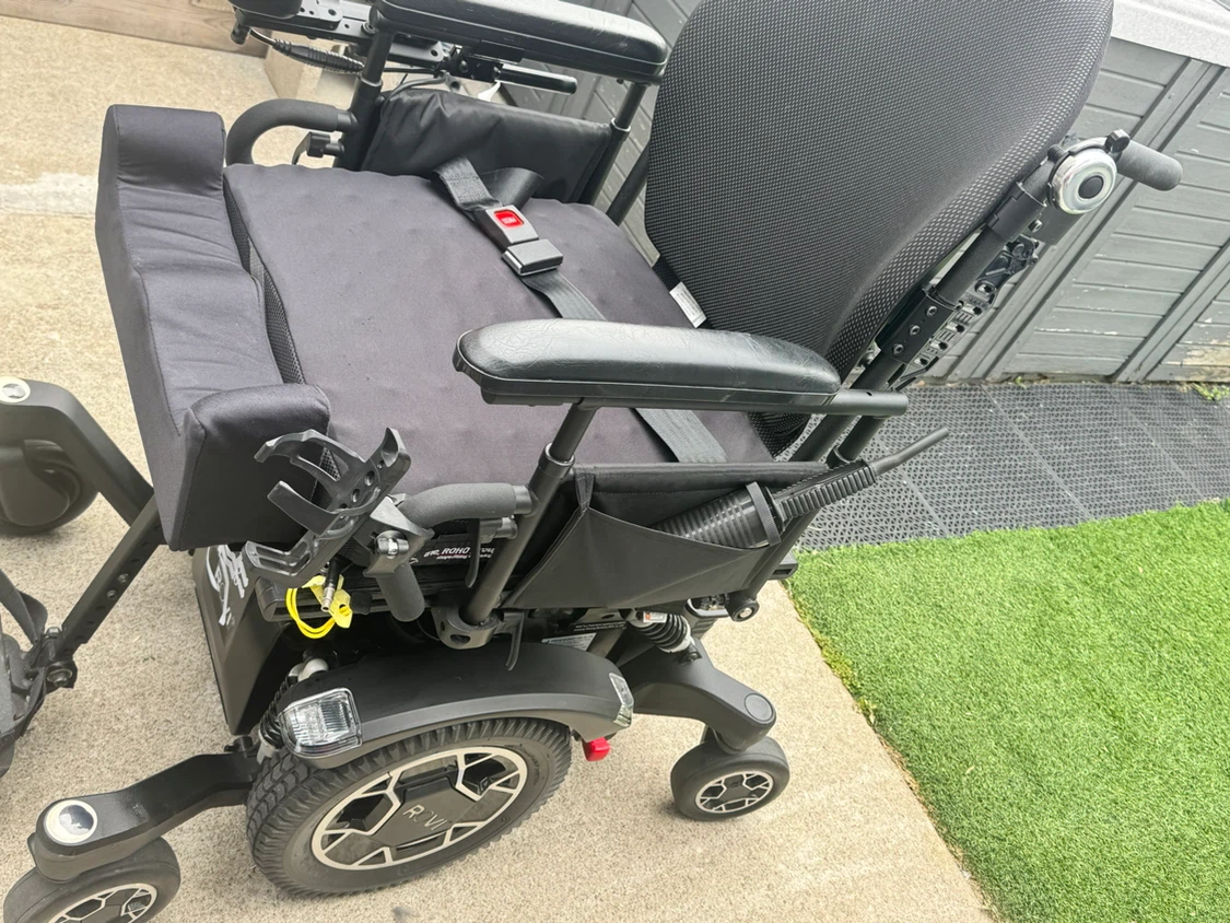 ROVI Power Wheelchair - photo 4