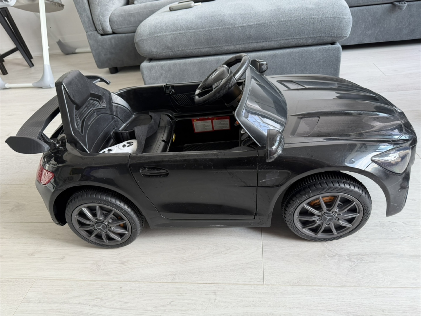 Black Mercedes-Benz AMG Ride-On Car with Remote - photo 2