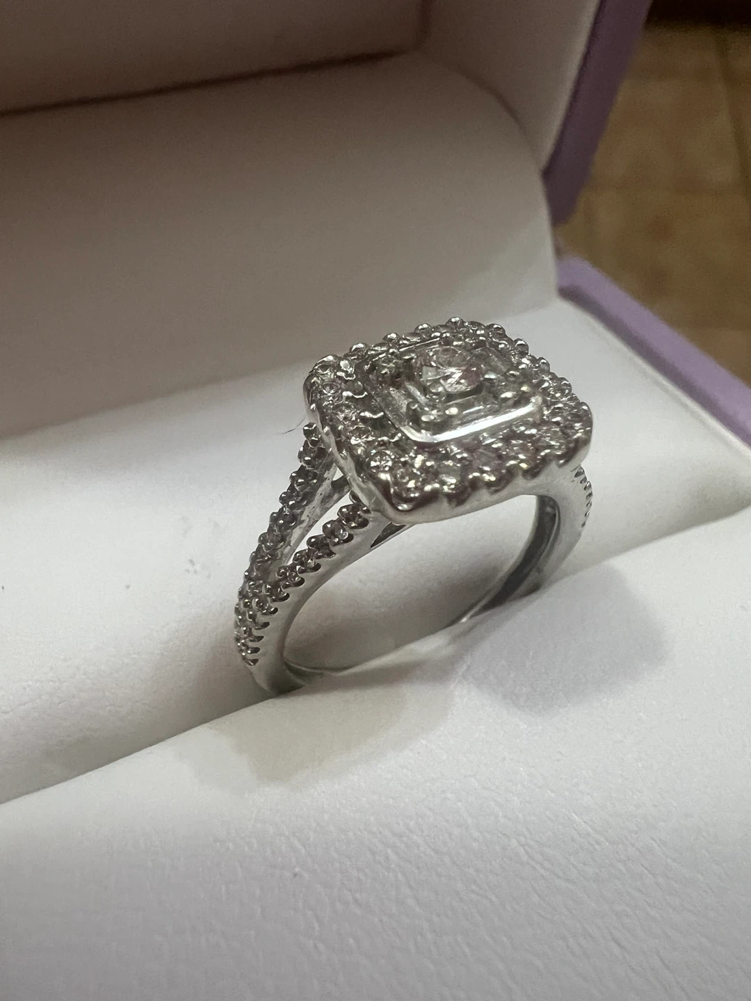 10 к Diamond Halo Engagement Ring