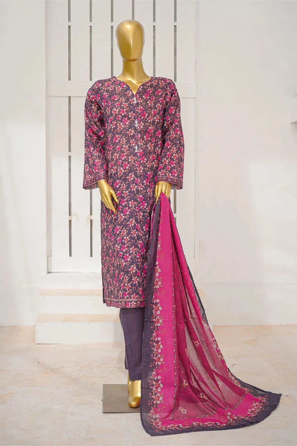 Unstitched 3-Piece Lawn Suit - photo 2
