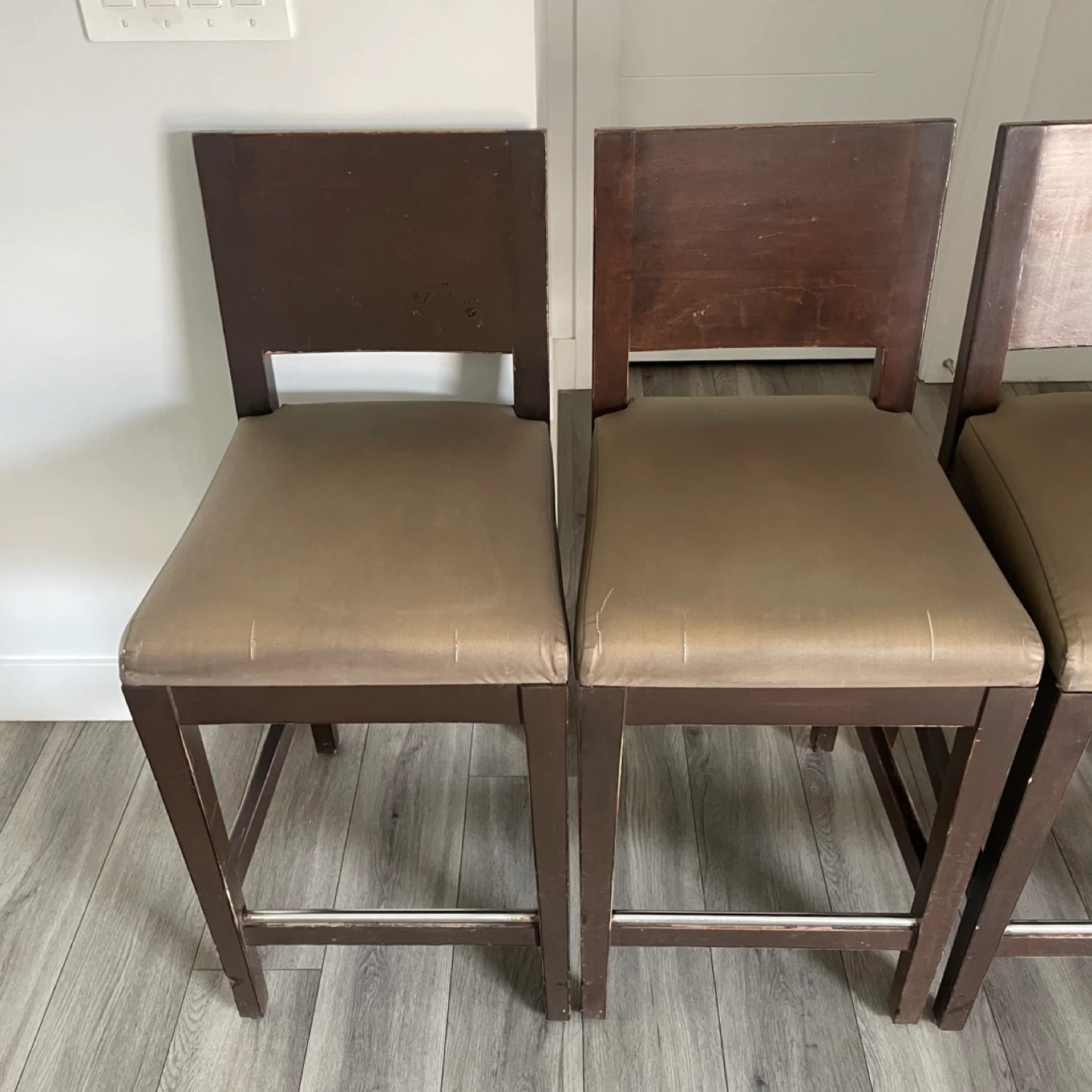 4 Bar Stools - photo 2