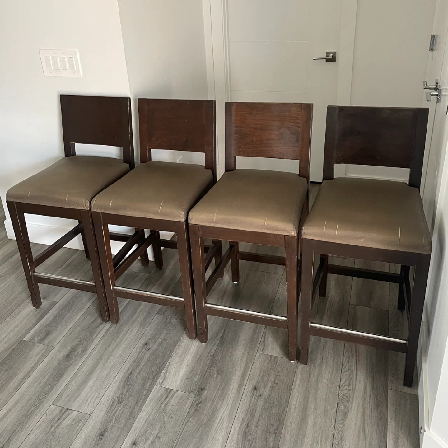 4 Bar Stools