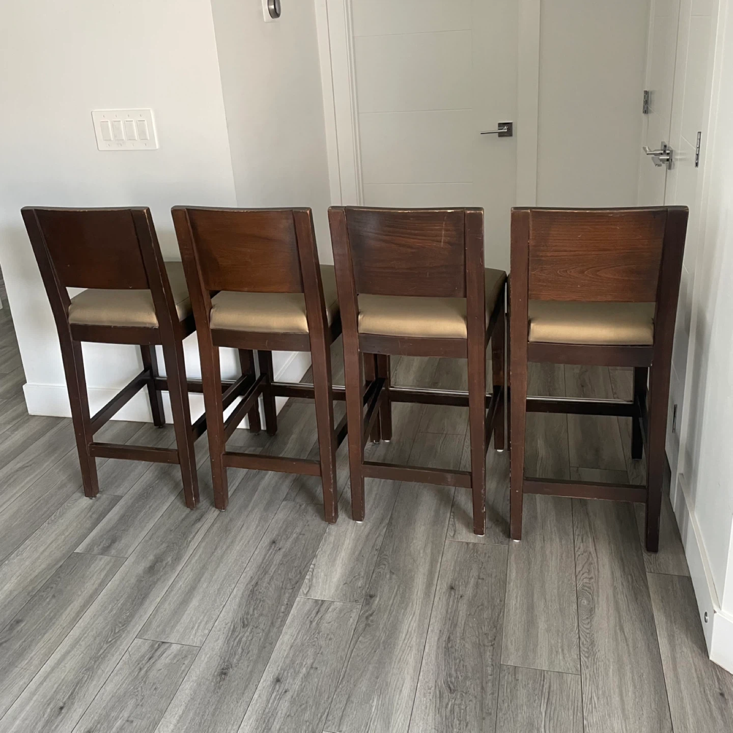 4 Bar Stools - photo 4