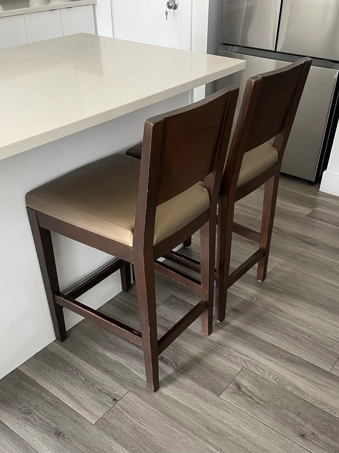 4 Bar Stools - photo 3
