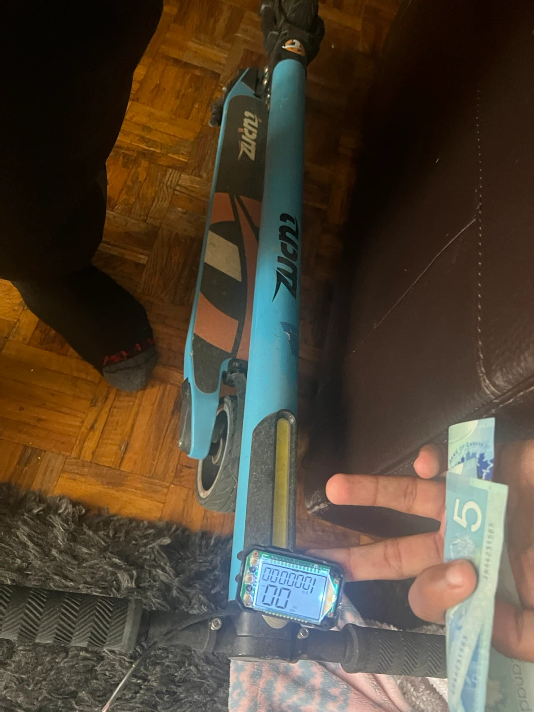 Turnz Electric Scooter READ Description