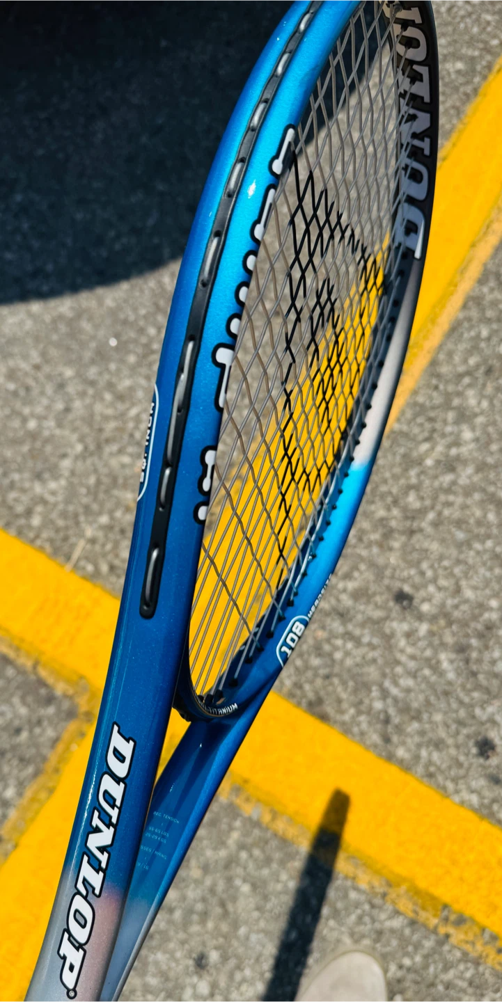 Dunlop Comati Ti Tennis Racquet 108 sq”head size. t55-65 lbs. - photo 2